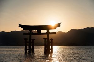 El impacto de la Segunda Guerra Mundial en la gastronomía japonesa y su evolución en la posguerra