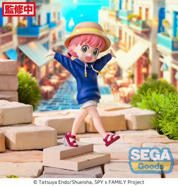 Figura de Anya Forger en el Resort de 16 cm de la serie Spy X Family Luminasta