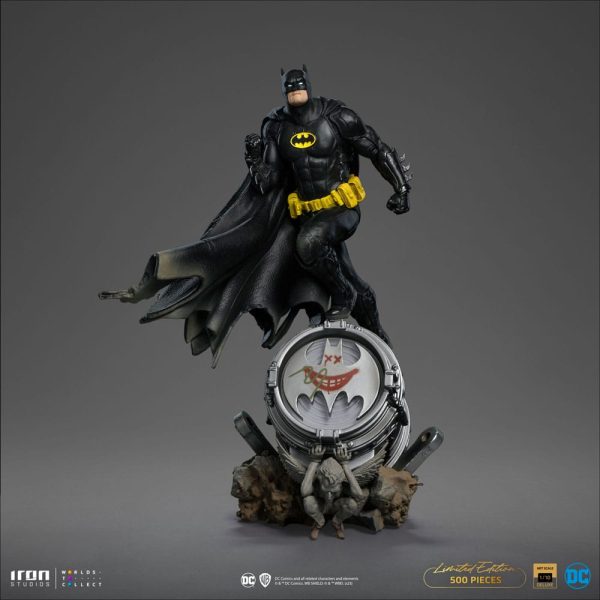 Figura de Batman de DC Comics en escala 1/10, edición Deluxe en versión exclusiva color negro - Imagen 2