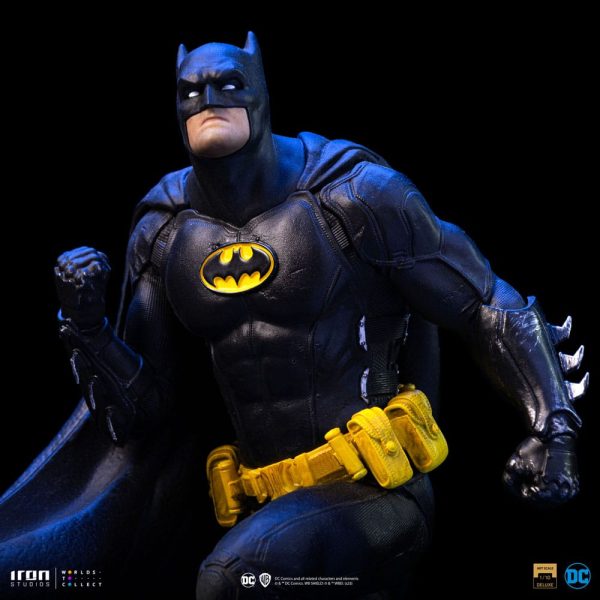 Figura de Batman de DC Comics en escala 1/10, edición Deluxe en versión exclusiva color negro - Imagen 6