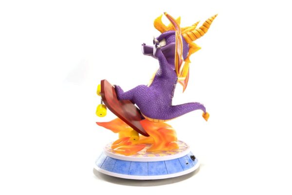 Figura de Spyro: Año del Dragón en Estatua de PVC con Skateboard de 34 cm - Imagen 5
