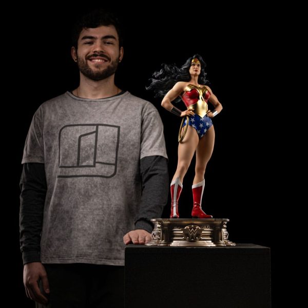 Estatua de Wonder Woman de DC Comics en escala 1/4 con base Legacy de 56 cm - Imagen 5