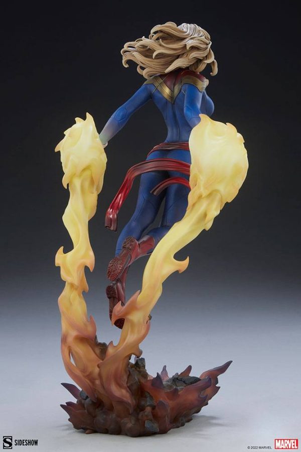 Figura Capitana Marvel Premium Format - Imagen 6