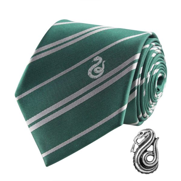 Corbata y pin de lujo de Slytherin en Hogwarts de Harry Potter