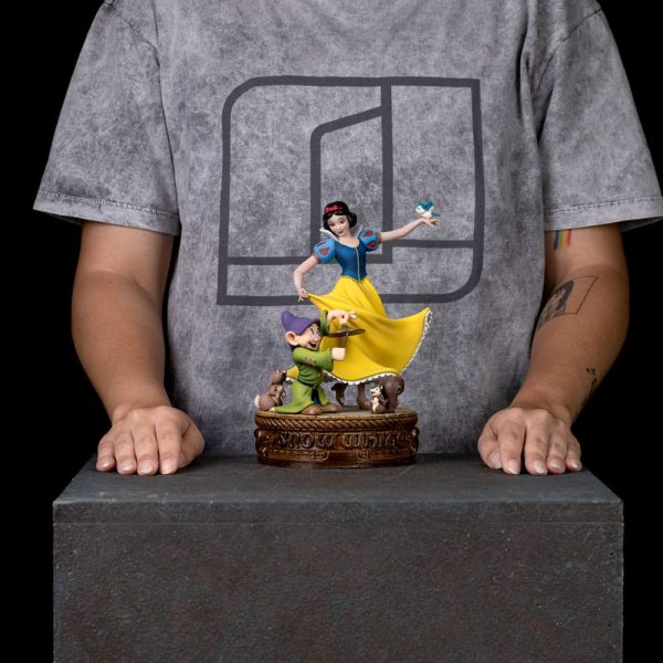 Estátua Snow White and the Seven Dwarfs 1/10 Art Scale - Snow White y Dopey, 21 cm - ¡Colecciónalos! - Imagen 10