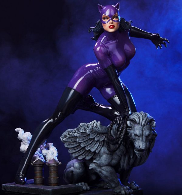 Estatua de Catwoman de DC Comics en Edición Morada - Escala 1/4 y 47 cm de Altura - Imagen 2